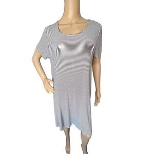 Old Navy Black And White Striped Flowy Knee Length Short Sleeve Dress